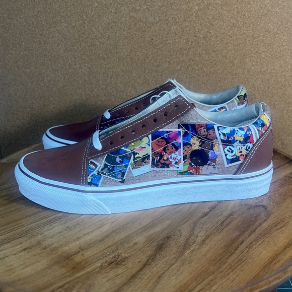 Vans
Old skool
Disney
'scrapbook' - Picture 5 of 14
